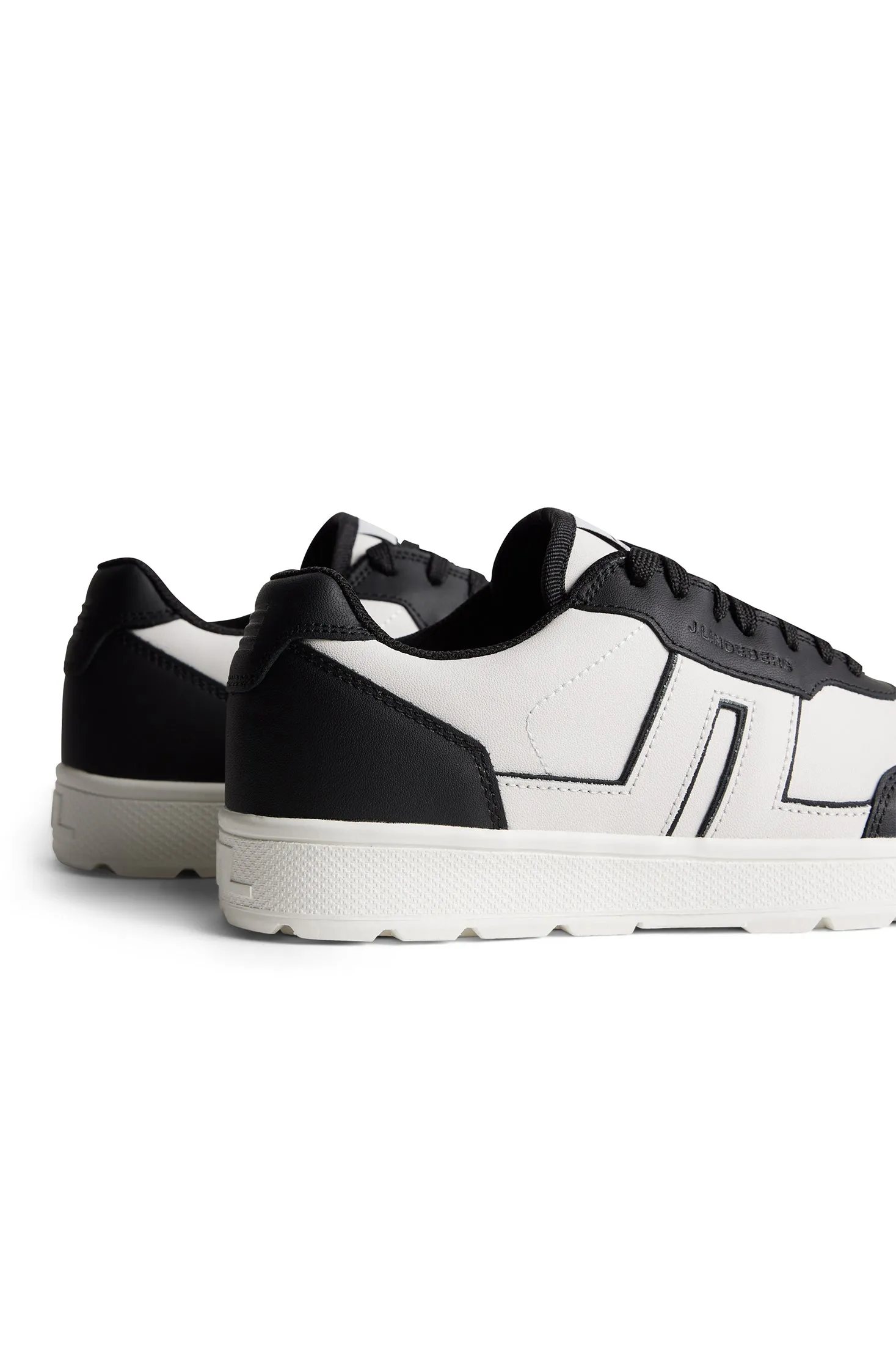 Ace Low-Top Golf Sneaker W / Black