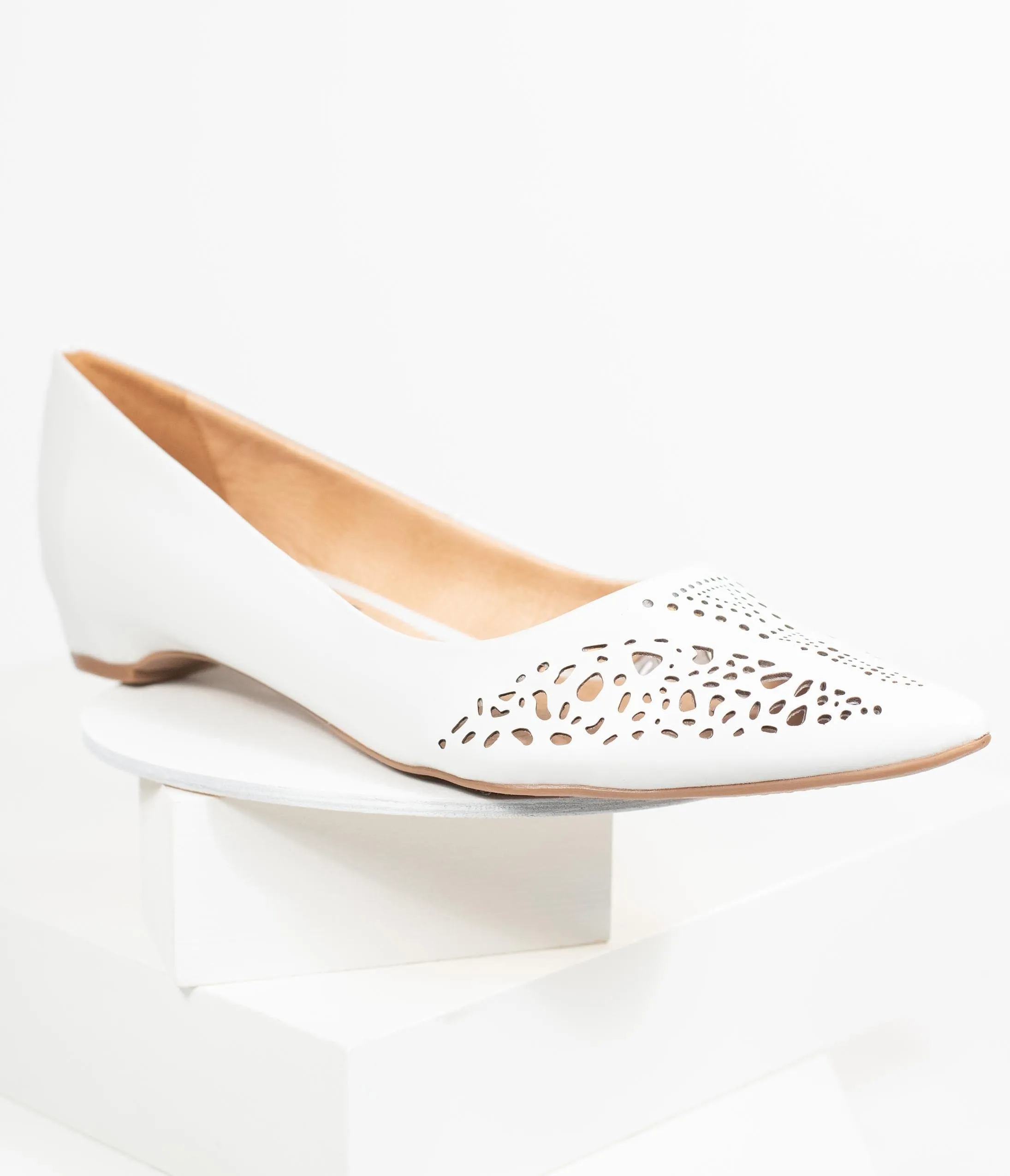 Chelsea Crew White Cutout Leather Sofia Flats