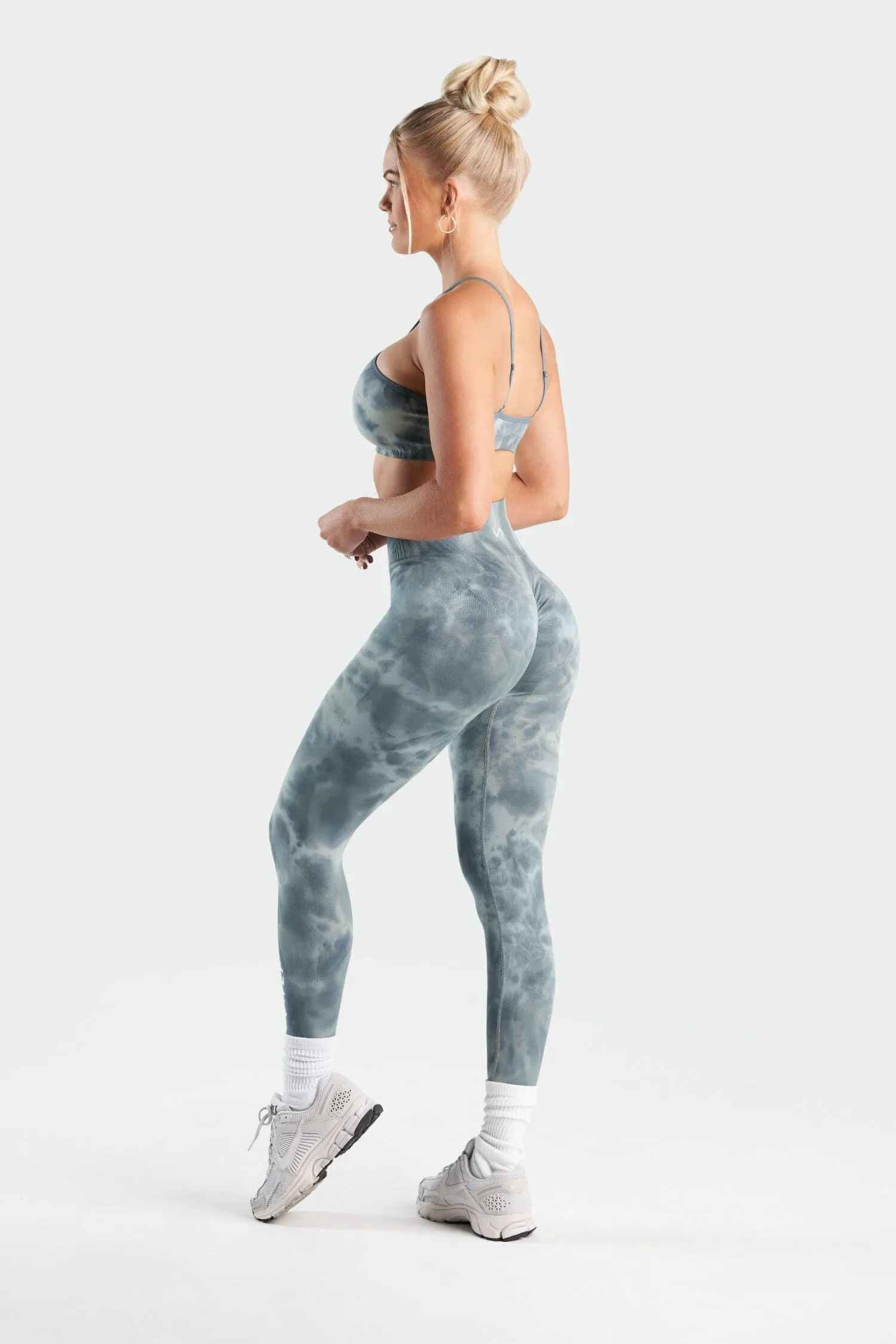 Cosmic Seamless Scrunch Butt Leggings