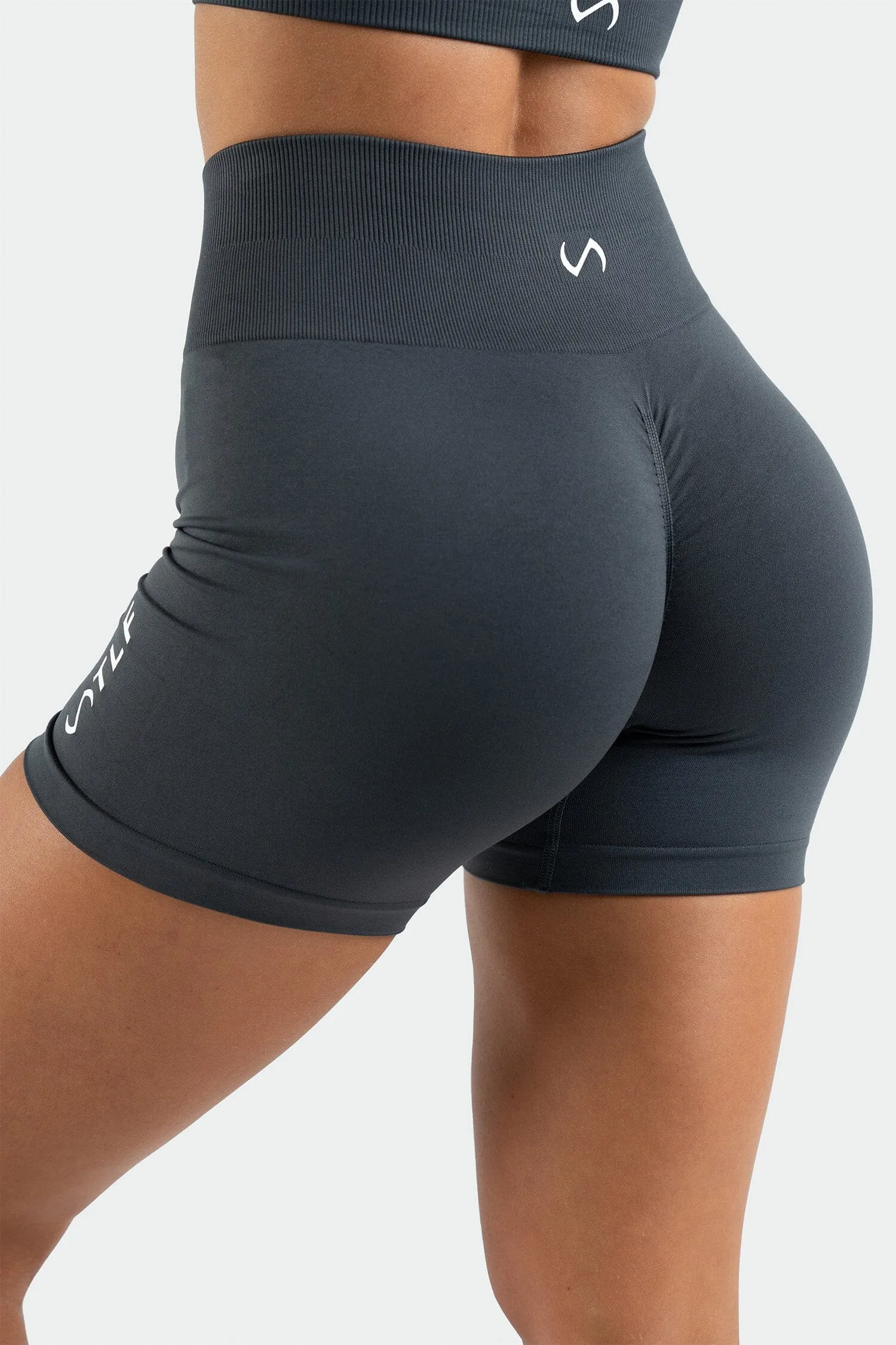 Cosmic Seamless Scrunch Butt Shorts