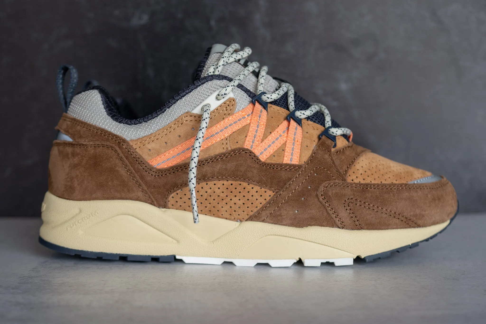 Karhu Fusion 2.0 (Cadmium Orange)