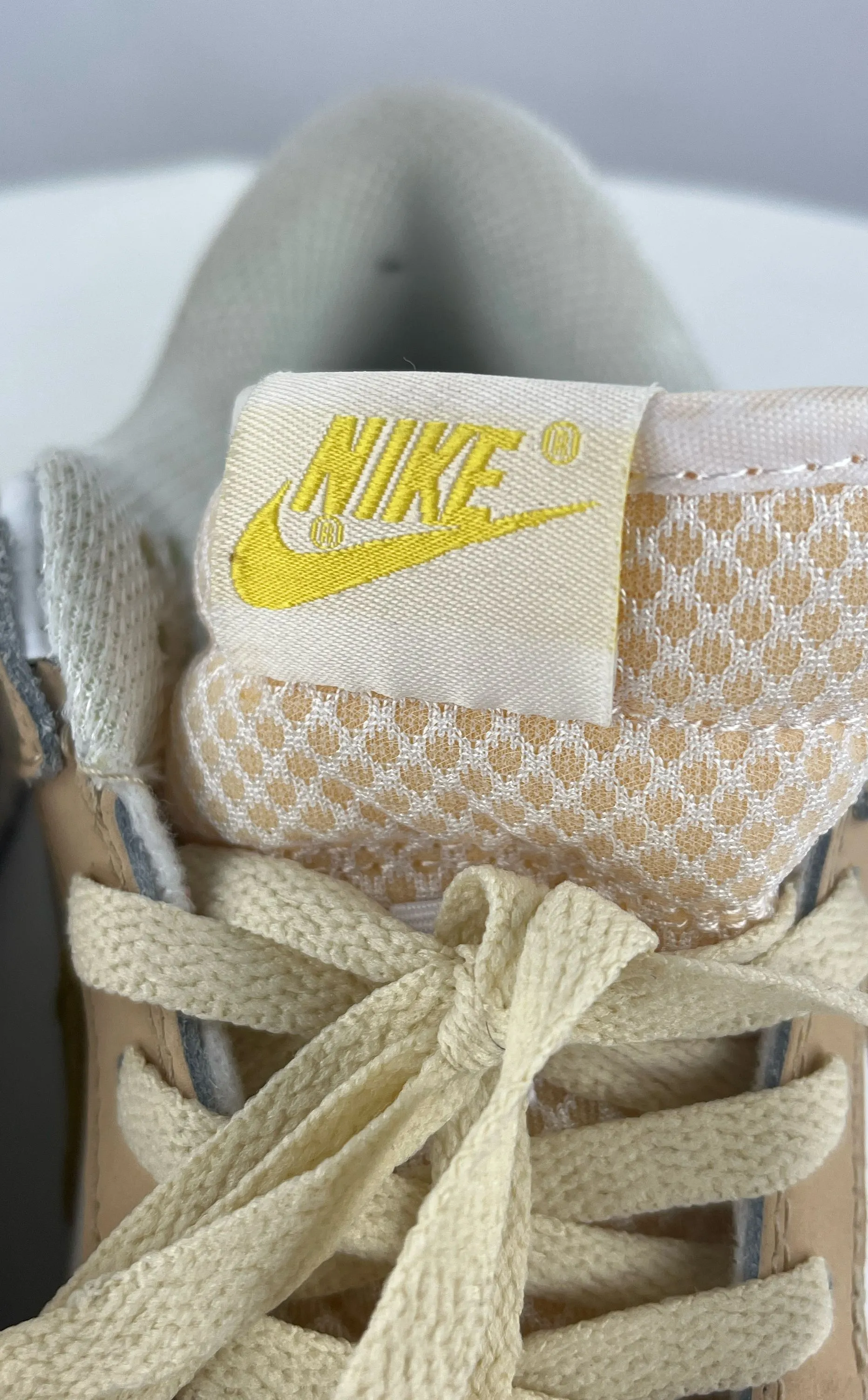 Nike Women's Dunk Low Lemon Drop White/Tan/Yellow Sneakers Size 8