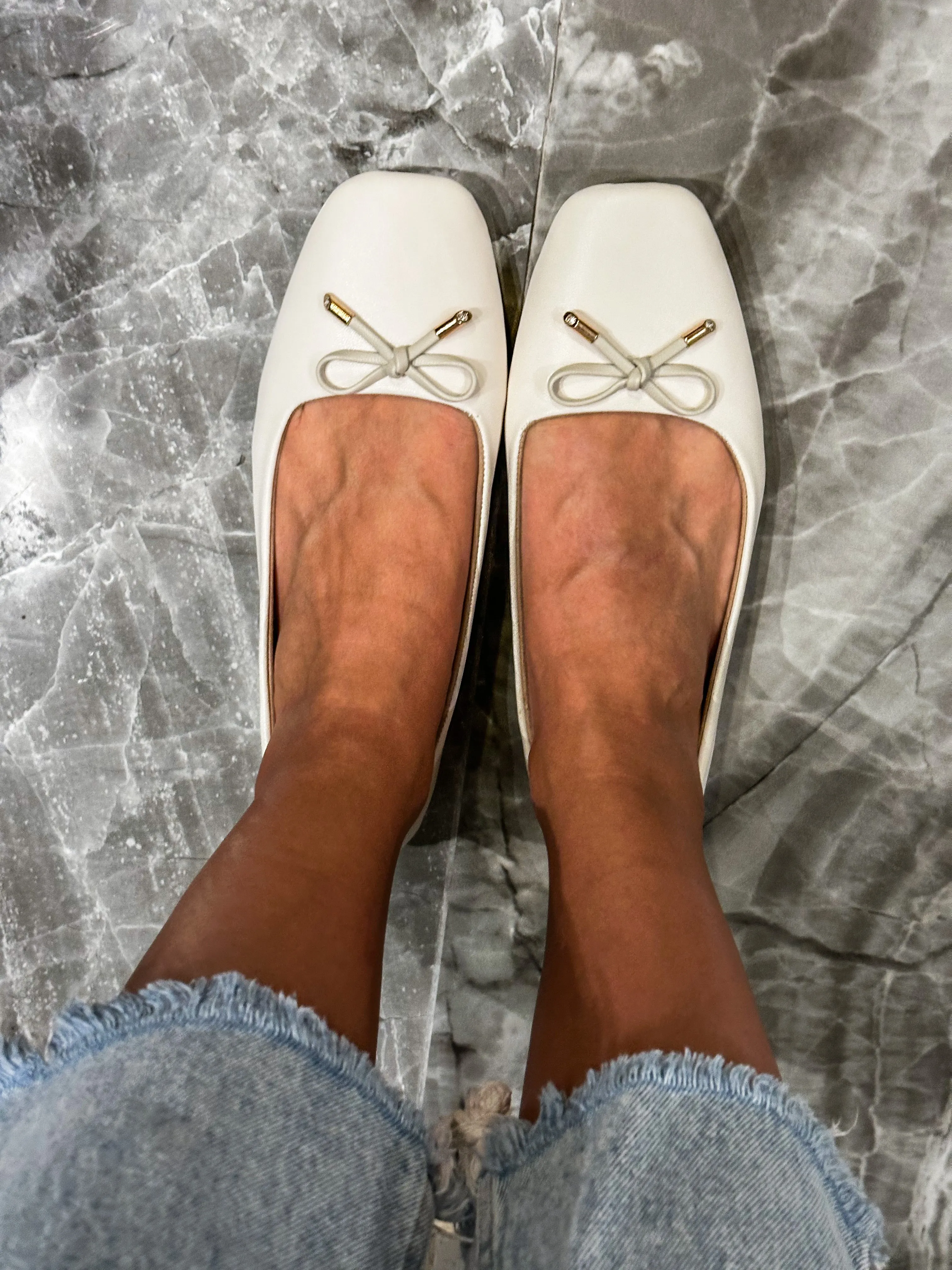 Queen Flats Ivory