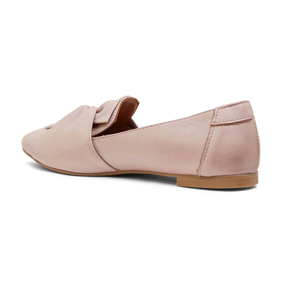 Rosco Flat in Blush Leather