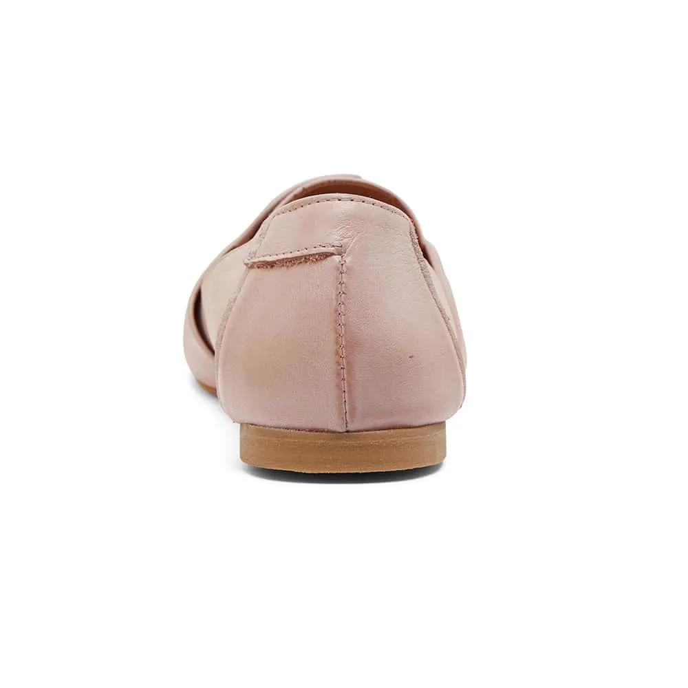 Rosco Flat in Blush Leather