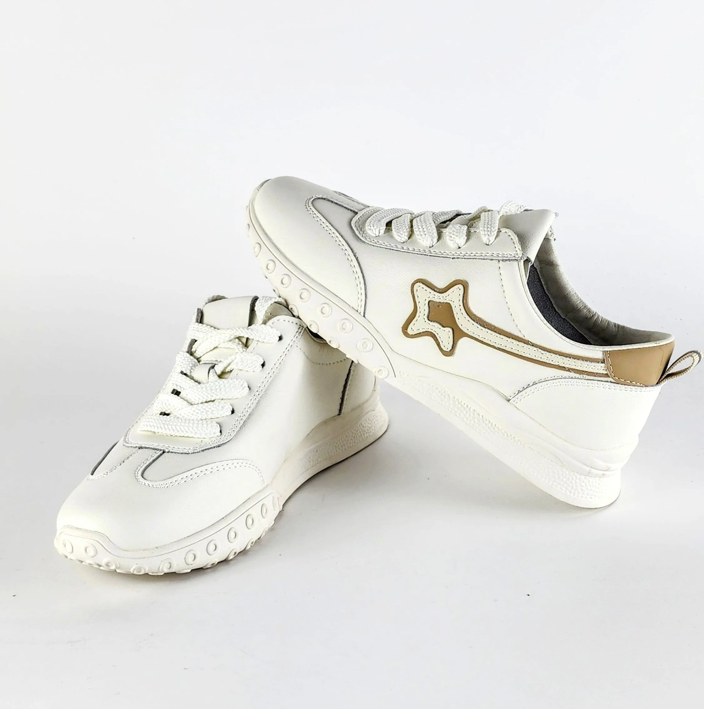 SS23009 White leather sneakers with star and flexible sole SALE