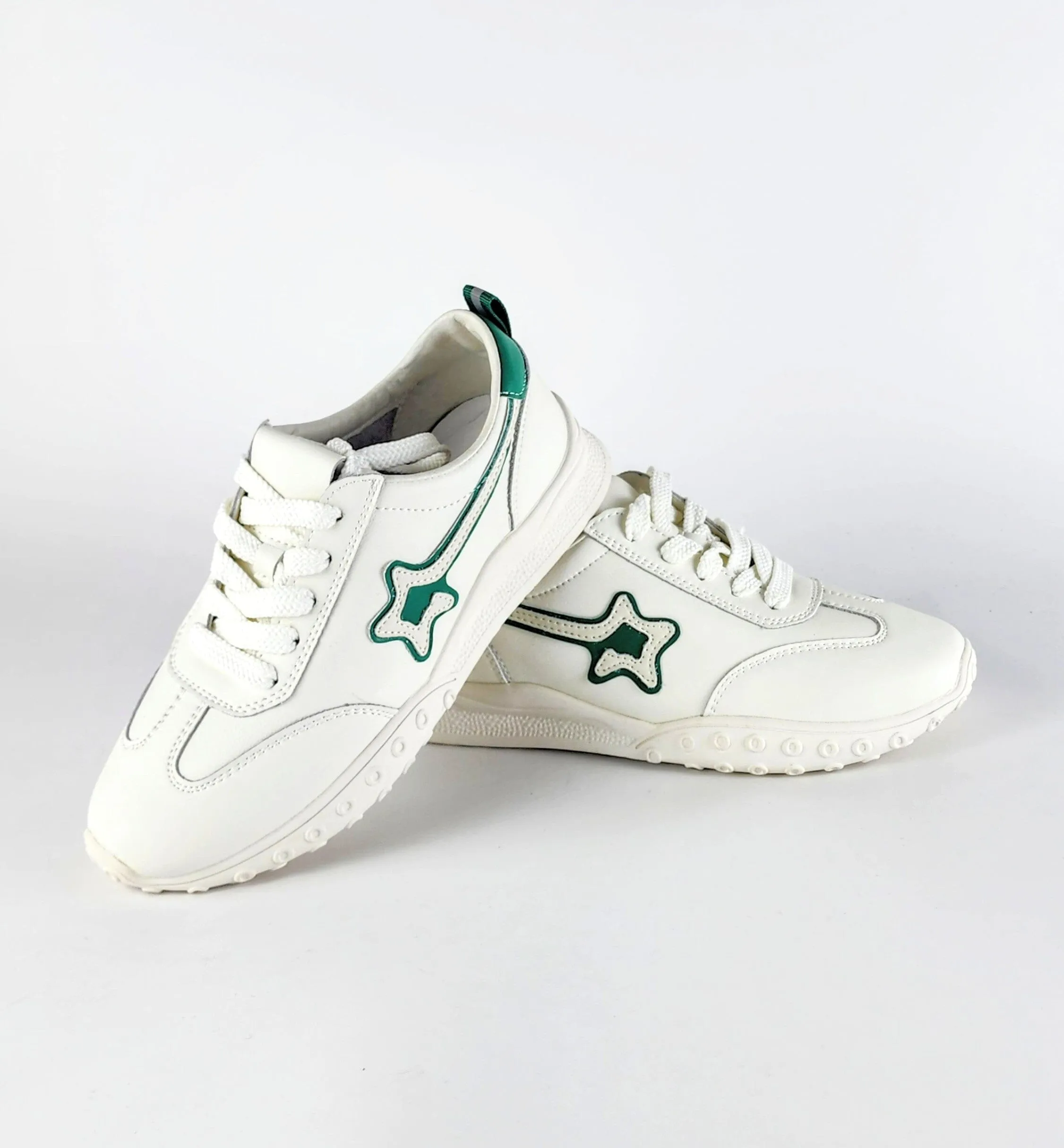 SS23009 White leather sneakers with star and flexible sole SALE