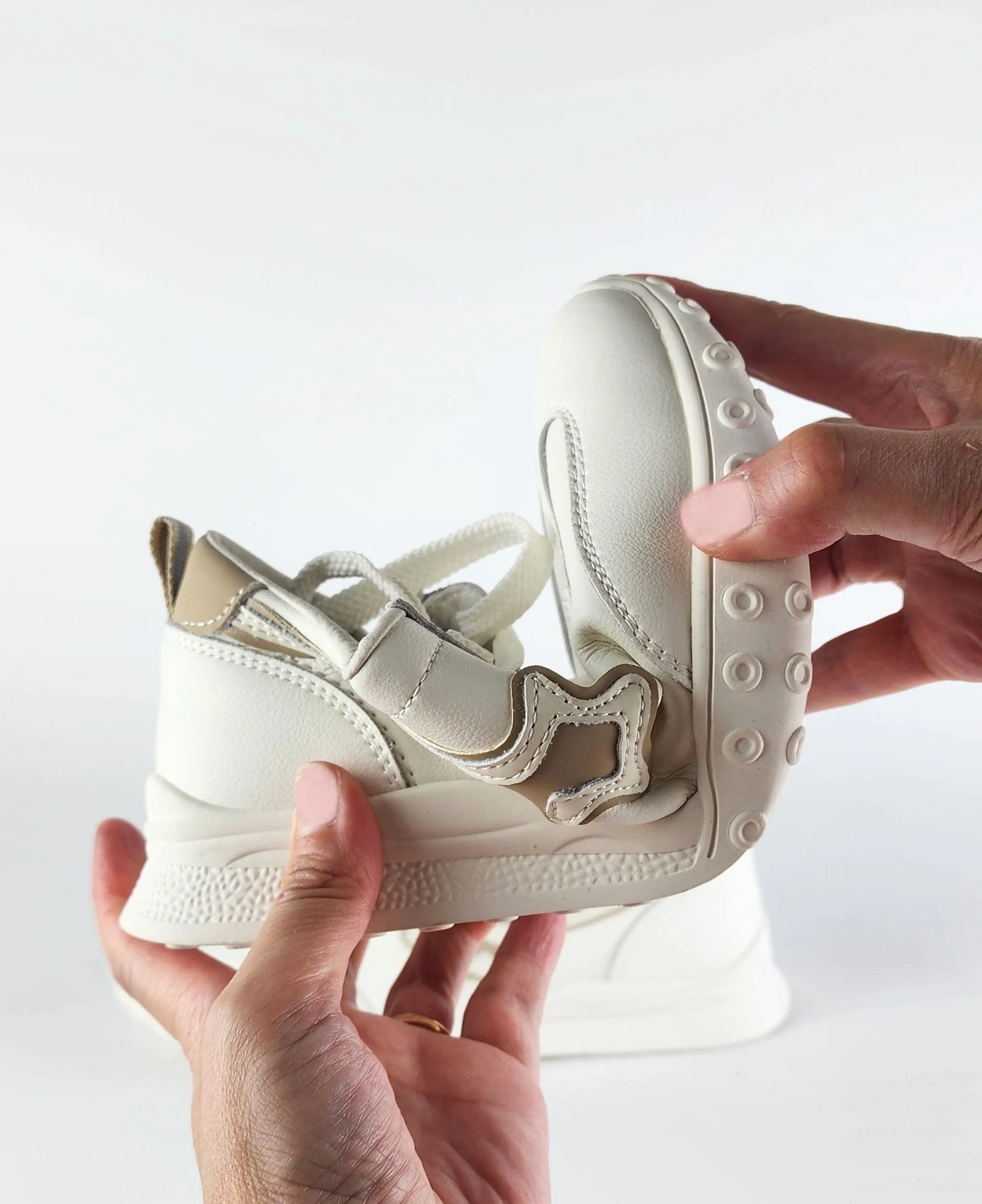 SS23009 White leather sneakers with star and flexible sole SALE